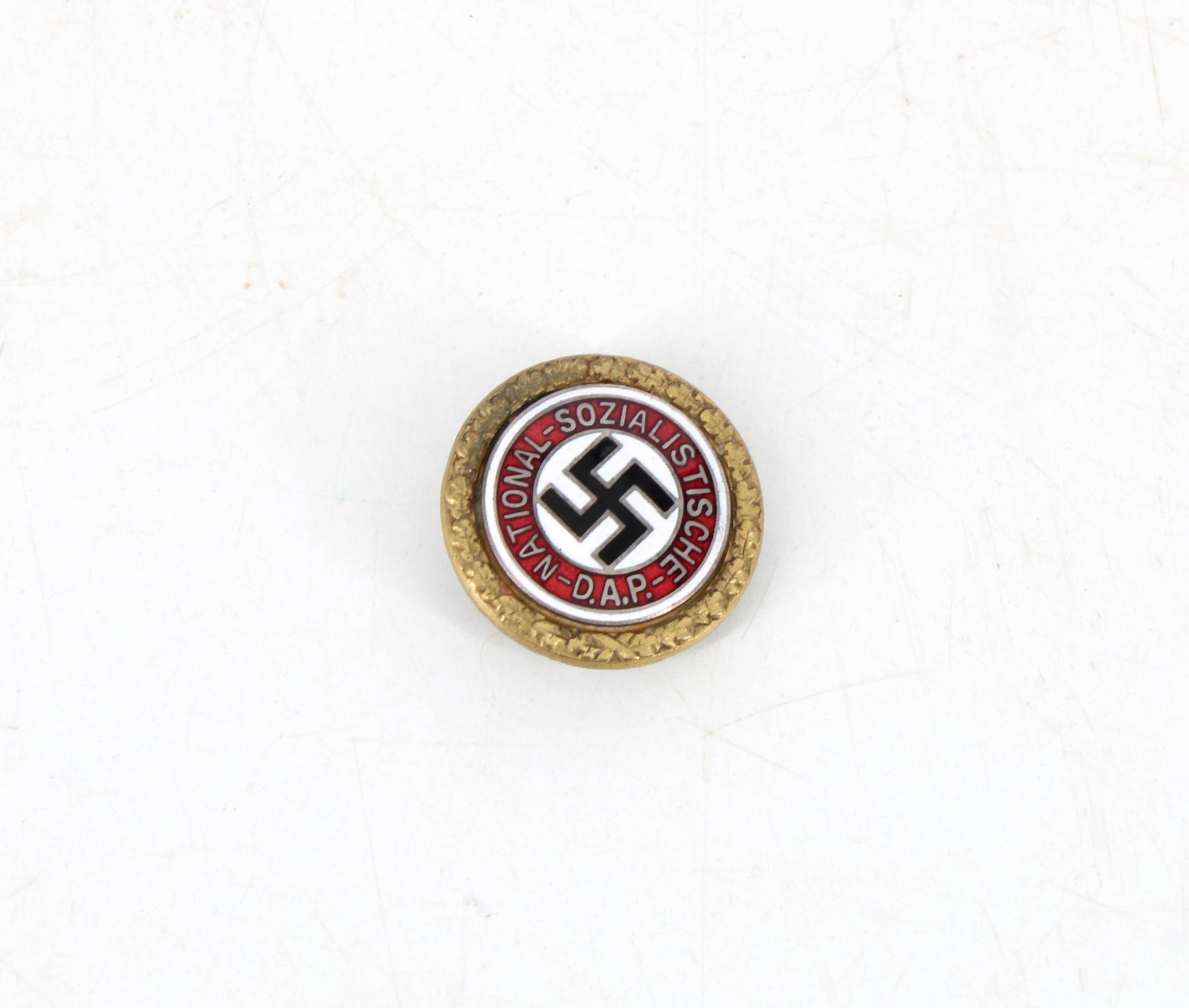Insigne d'honneur d'or du NSDAP.