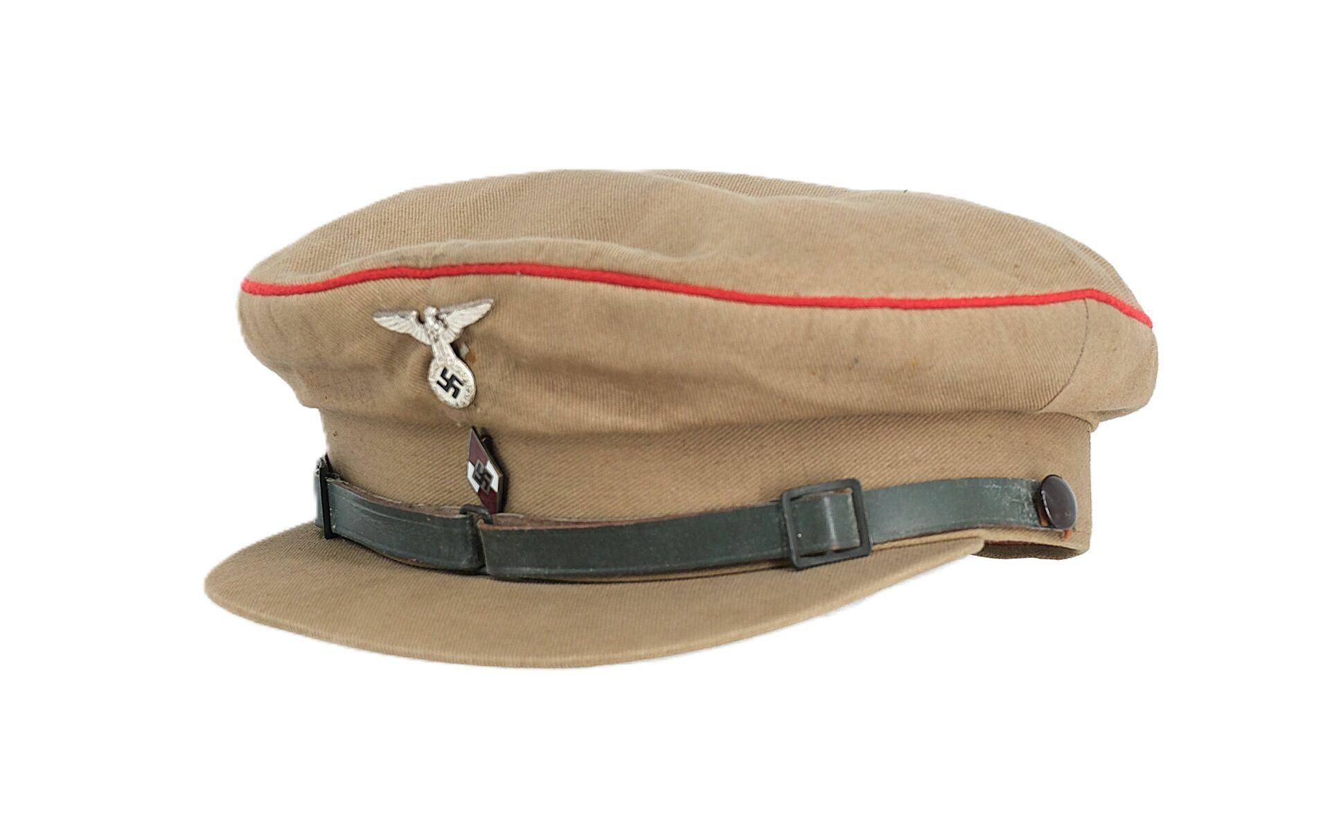Casquette de la Jeunesse Hitlérienne .