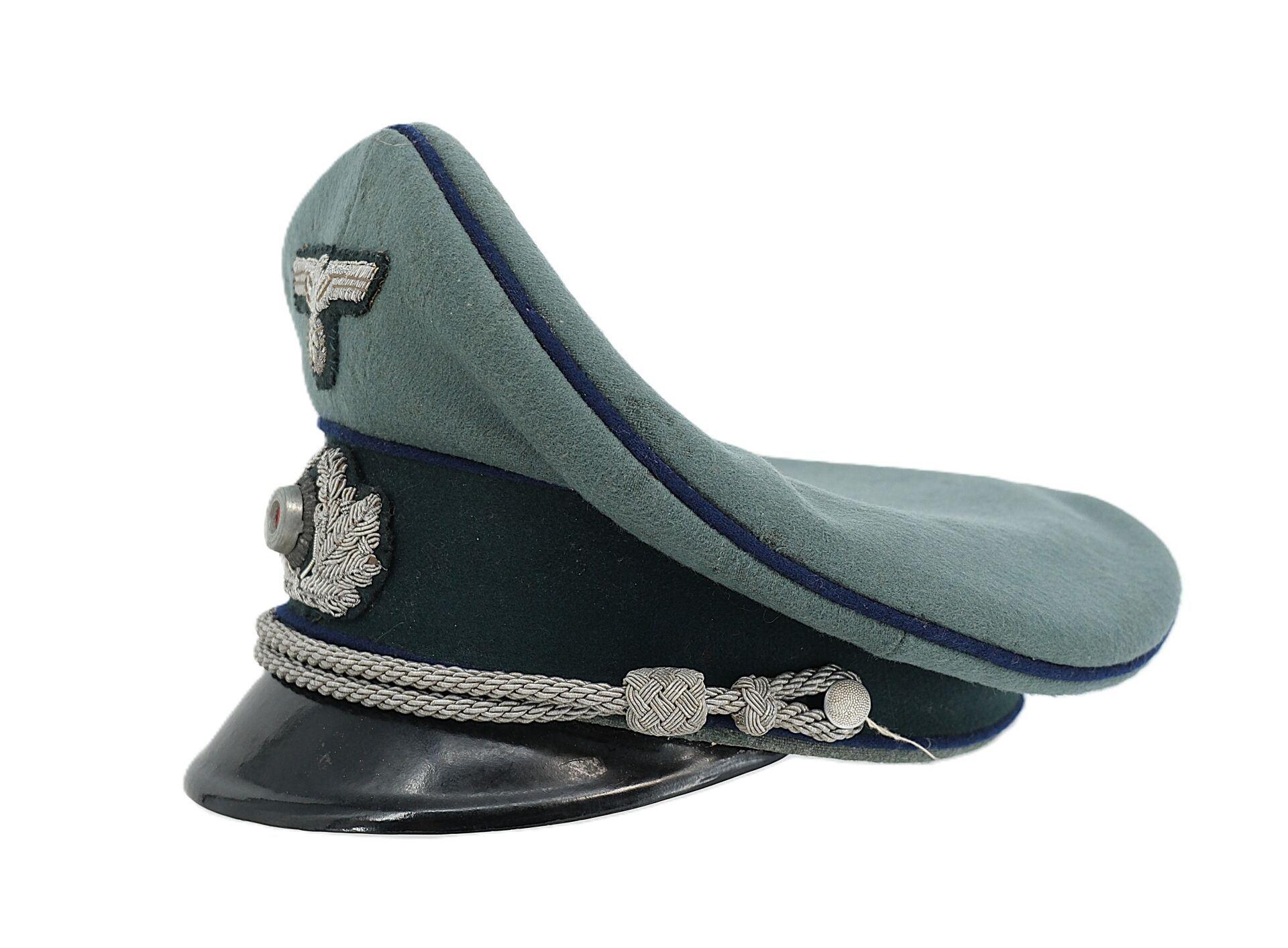 Casquette d'officier des services de santé - Wehrmacht .