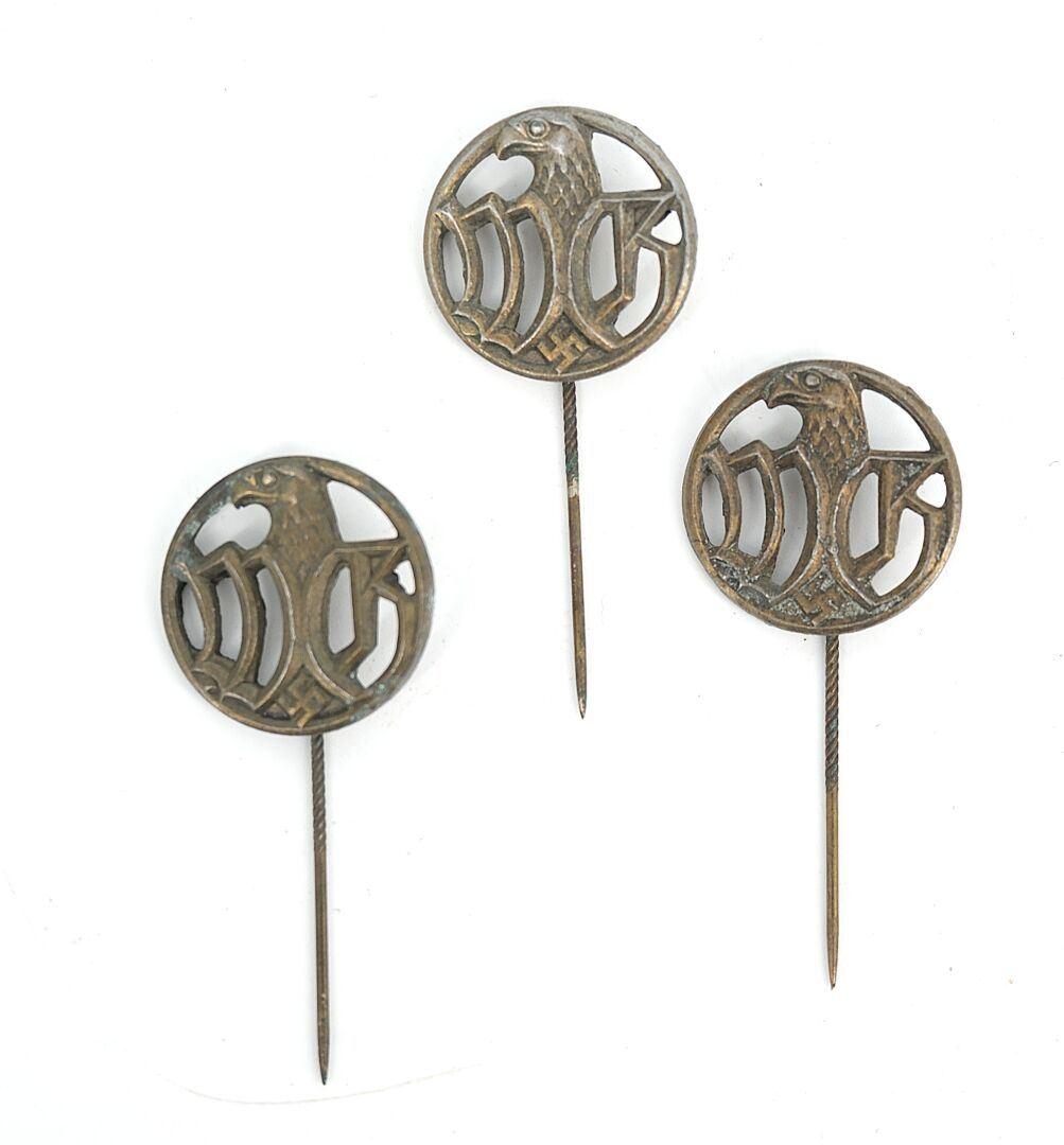 Trois insignes pour auxiliaire de la Wehrmacht.