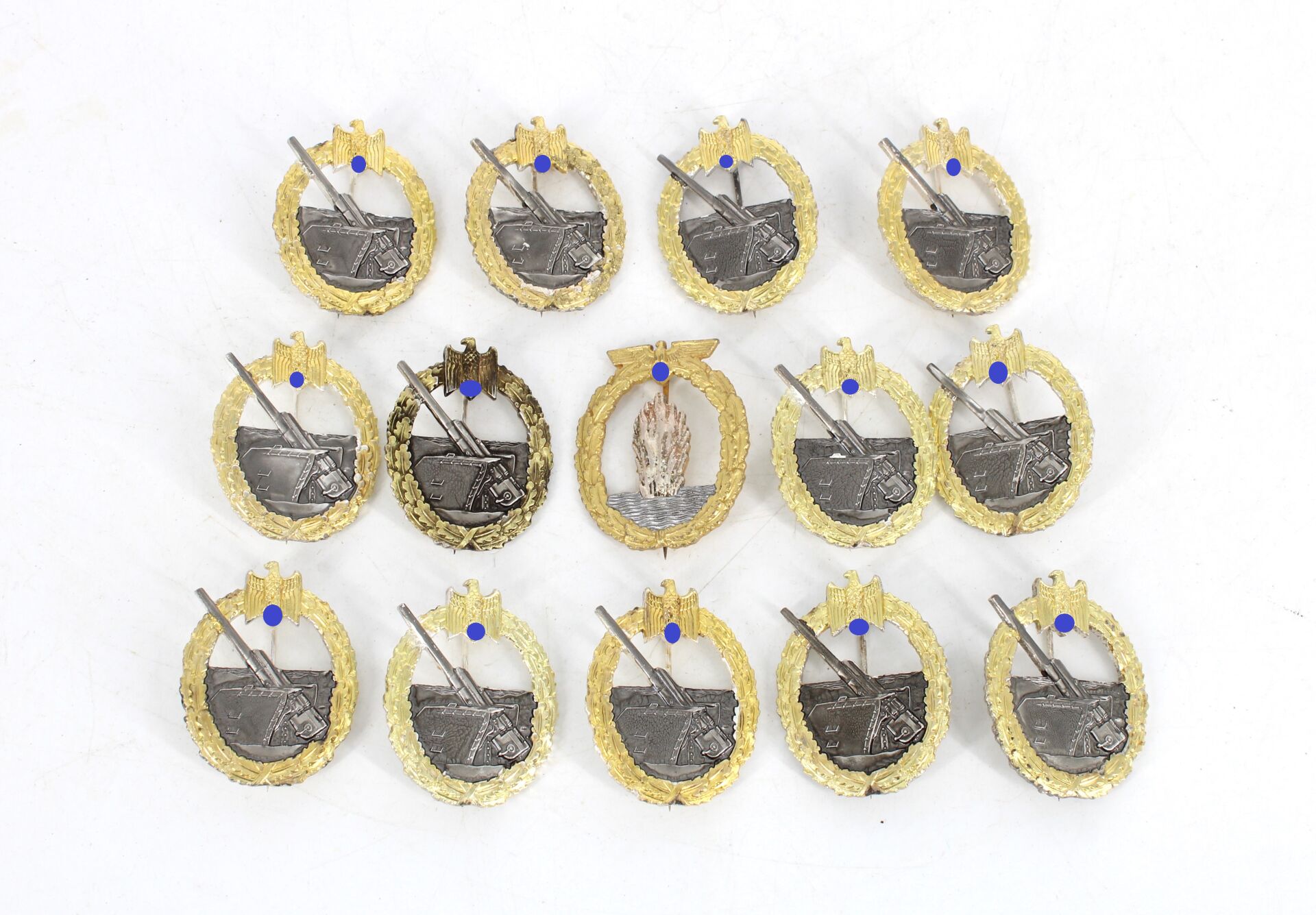 Lot de 14 insignes - Type Kriegsmarine / Artillerie Côtière