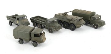 Lot de cinq véhicules - Armée Française