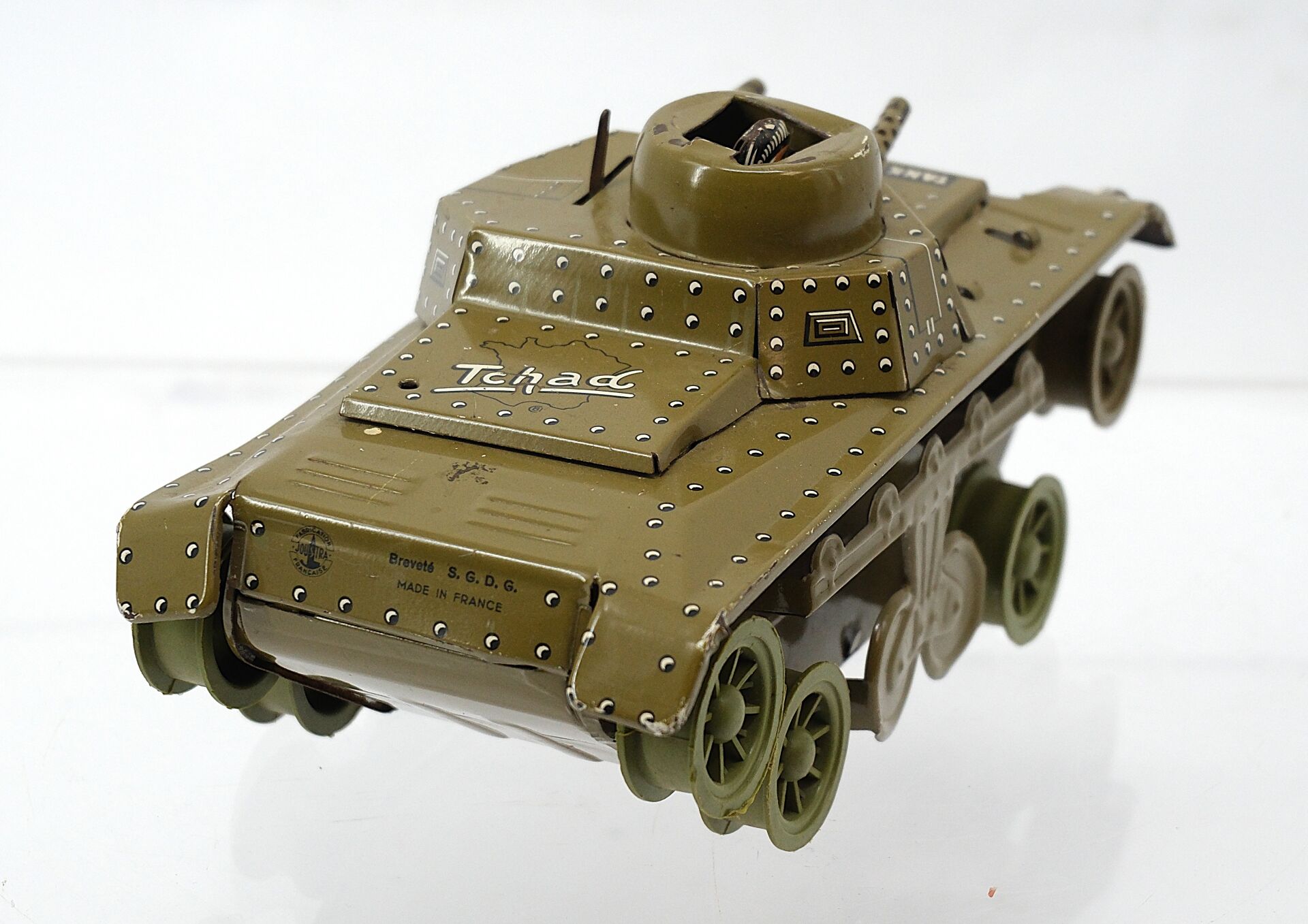 Quatre véhicules blindés – Image 12