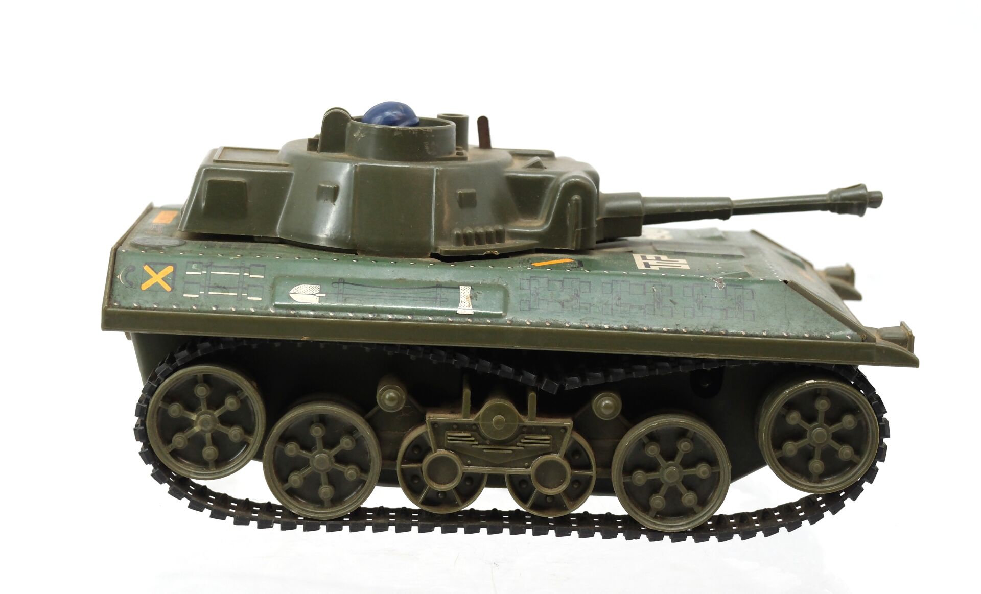 Quatre véhicules blindés – Image 4