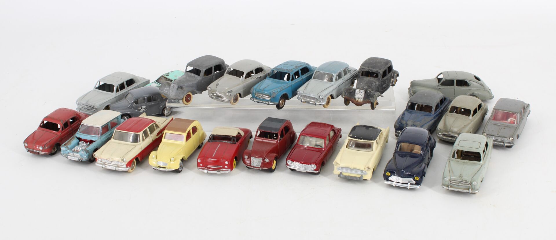 Lot de 22 véhicules miniatures