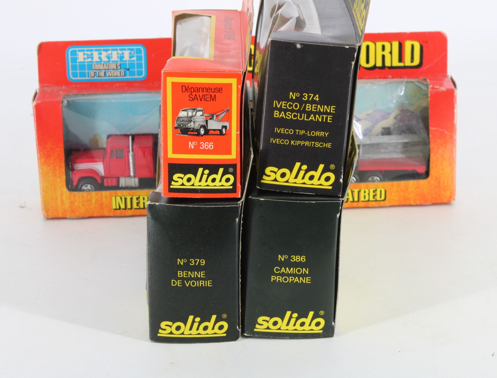 Six véhicules poids lourds en boite d'origine – Image 3