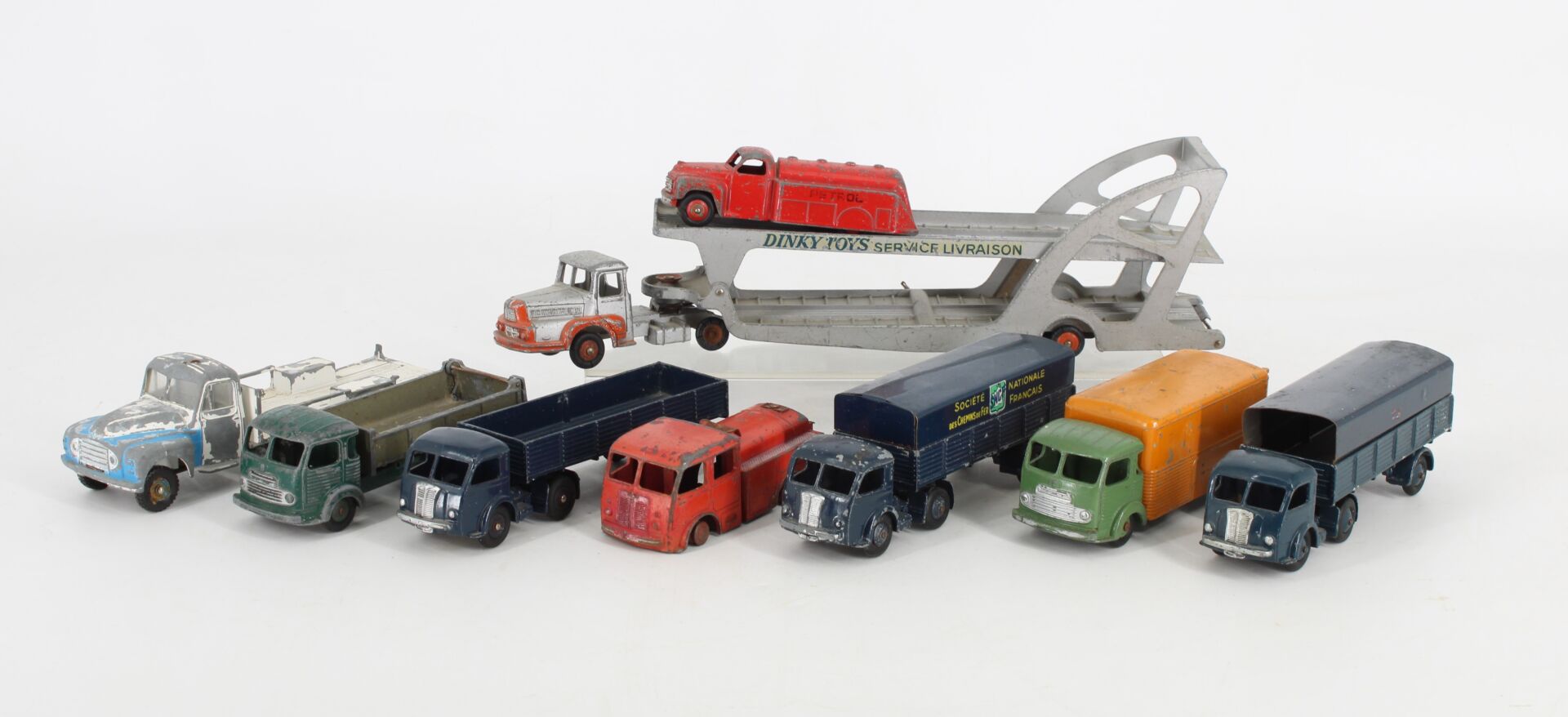 Lot de 9 camions & porte-voitures