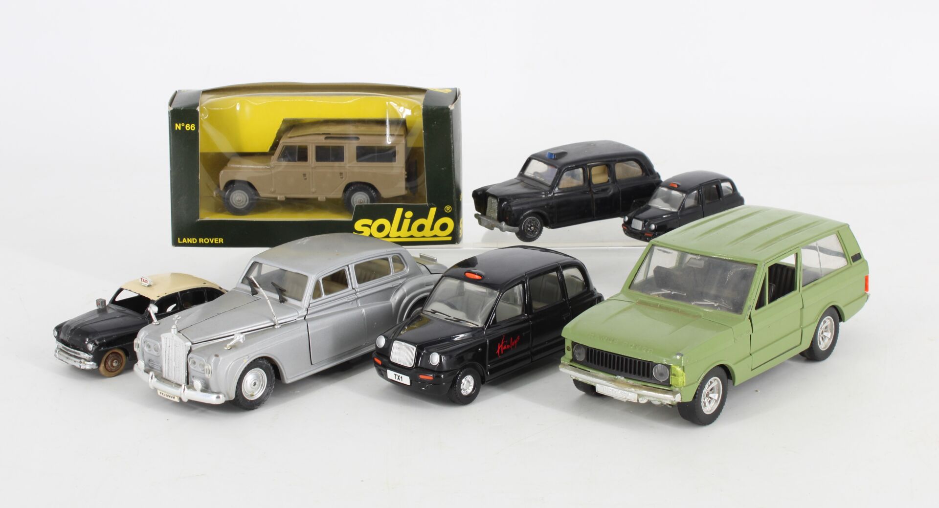 Lot de 7 véhicules miniatures britanniques